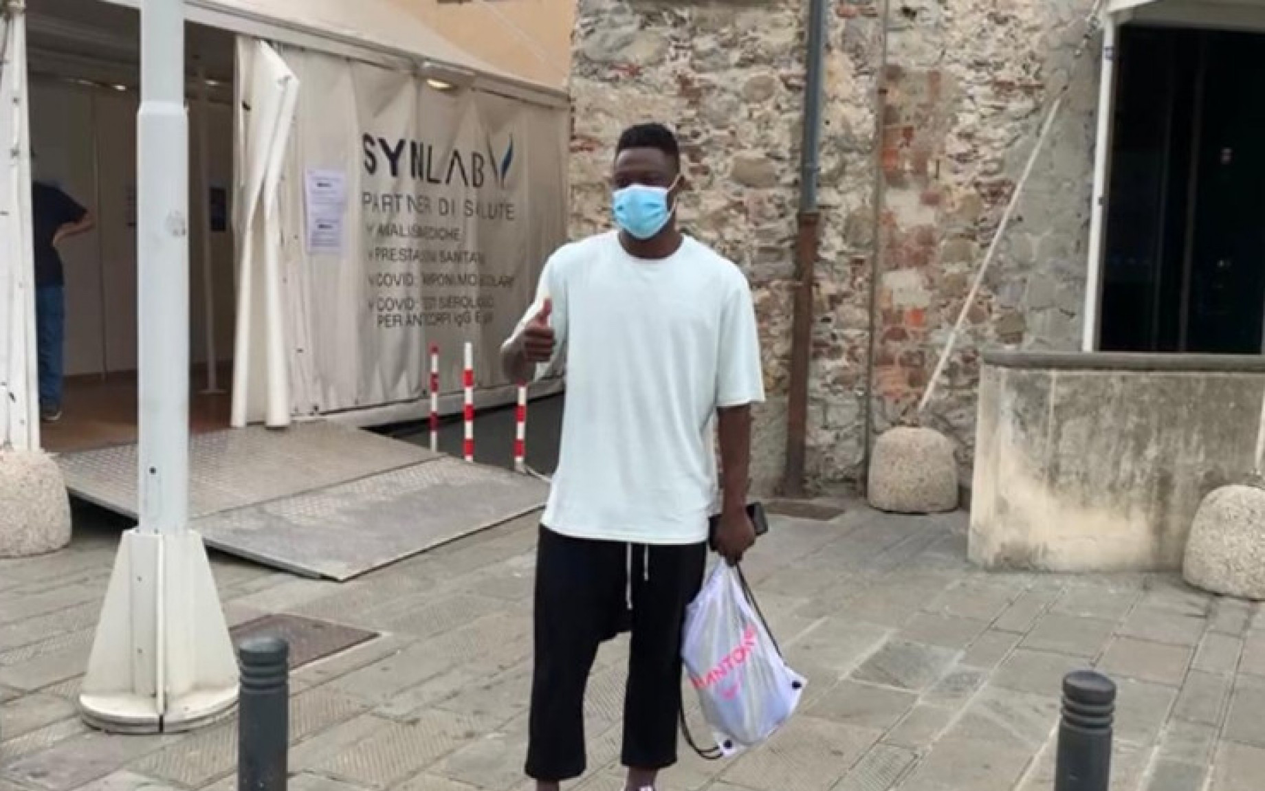 BREAKING NEWS: Ghana striker Caleb Ekuban arrives in Italy to complete Genoa move