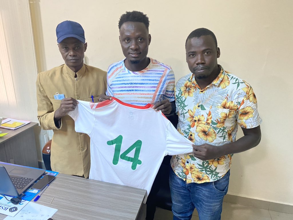Former Asante Kotoko midfielder Martin Antwi signs for Guinean side CI Kamsar