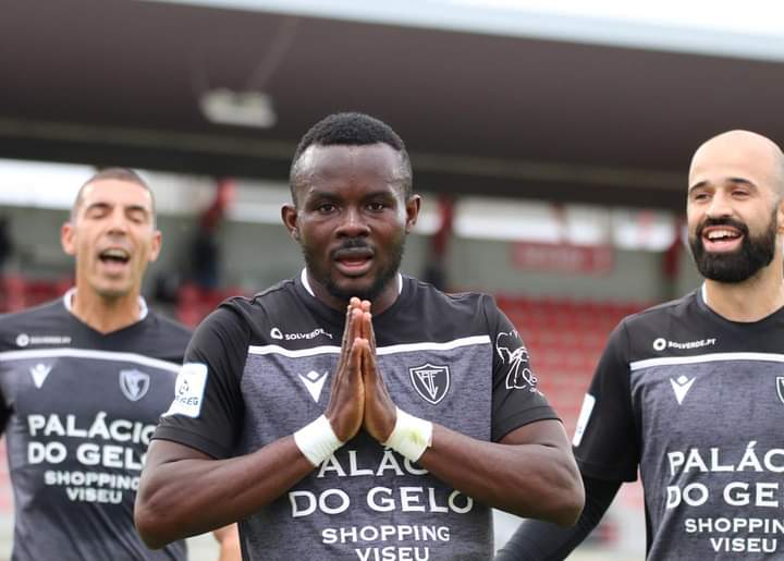 Ghanaian forward Paul Ayongo nets consolation goal for Academico in defeat to CD Mafra