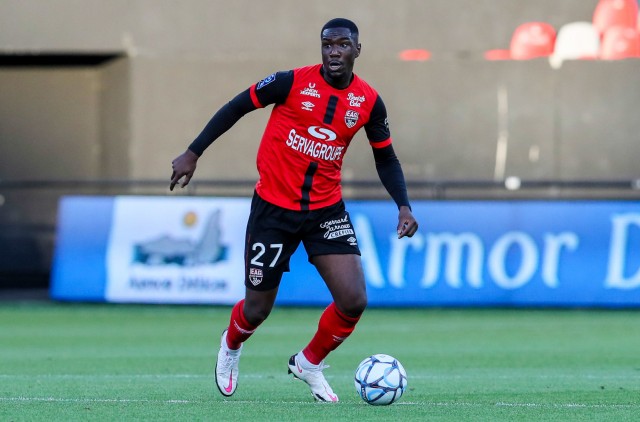 Metz FC’s transfer target to replace John Boye fail medicals