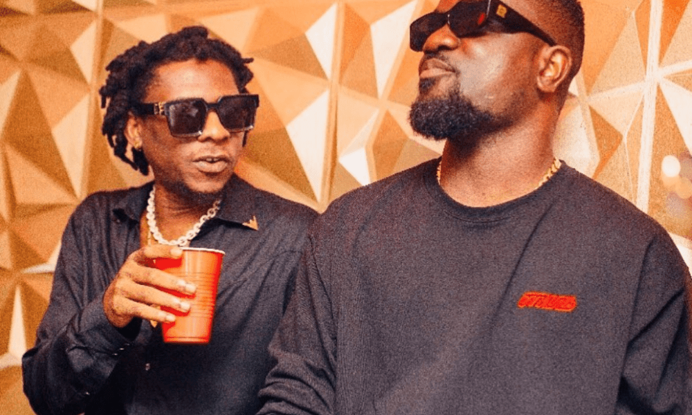 Mugeez defends Sarkodie over accusation of not picking calls from colleagues, others