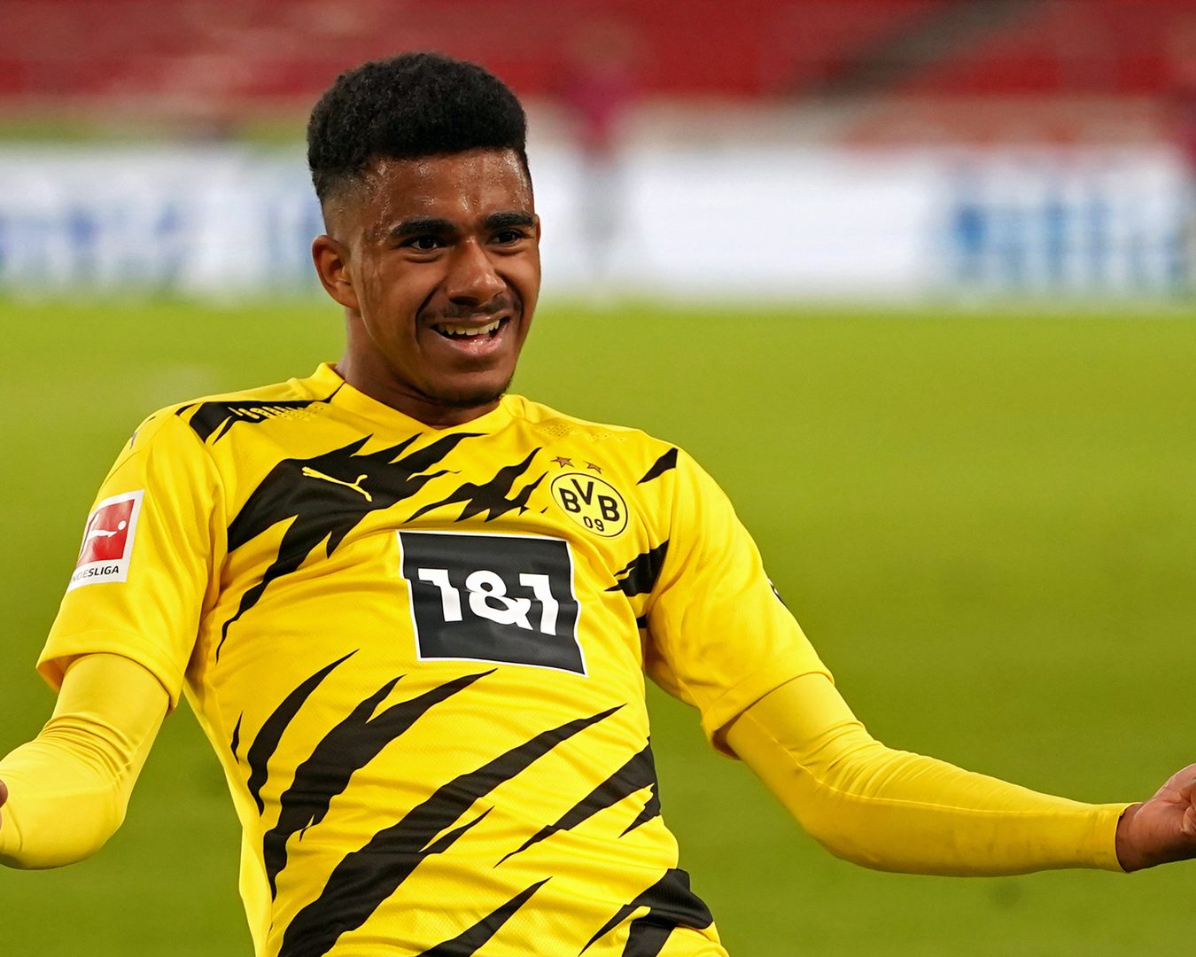 Dortmund winger Ansgar Knauff rejects loan move to stay at club