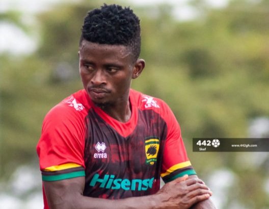 Ex-Kotoko defender Samuel Frimpong signs two-year deal with Medeama SC