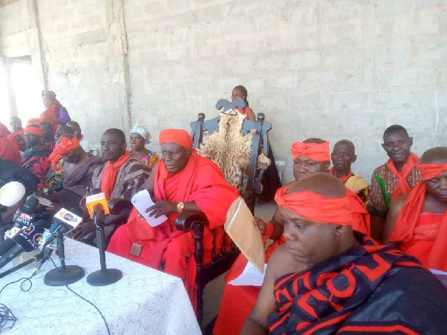 Axim chiefs warn Nsein Chief over unlawful invasion