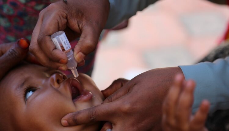 Make children available to receive polio vaccination
