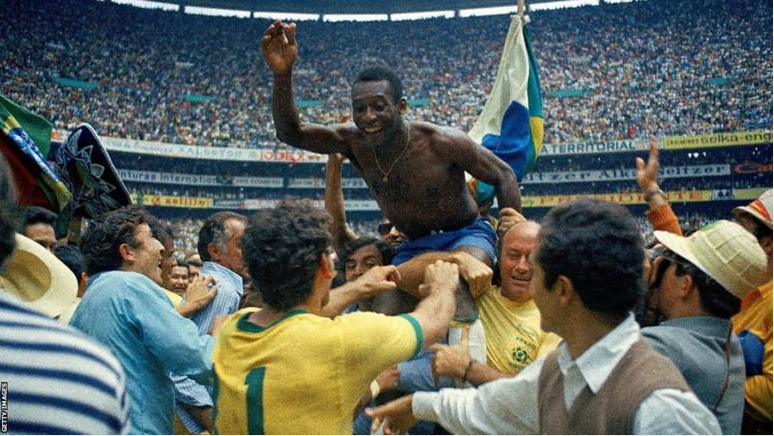 Pele: Brazil great's cancer has advanced, says hospital