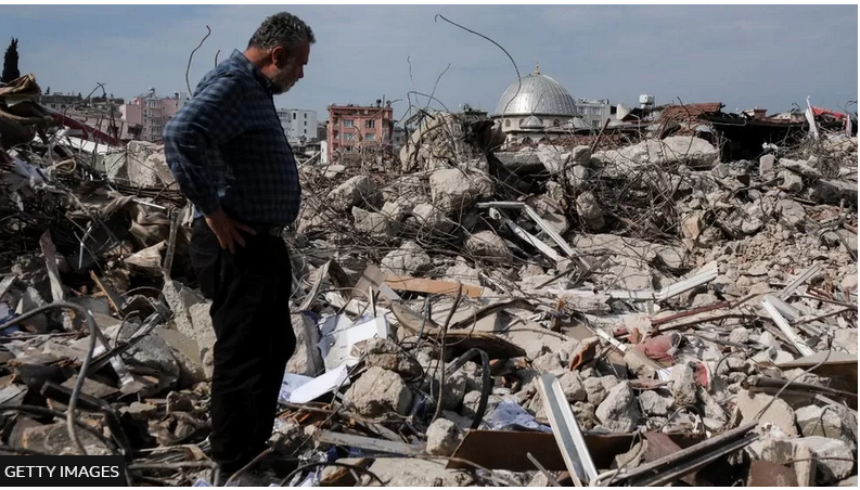 Turkey arrest180 over quake-collapsed buildings