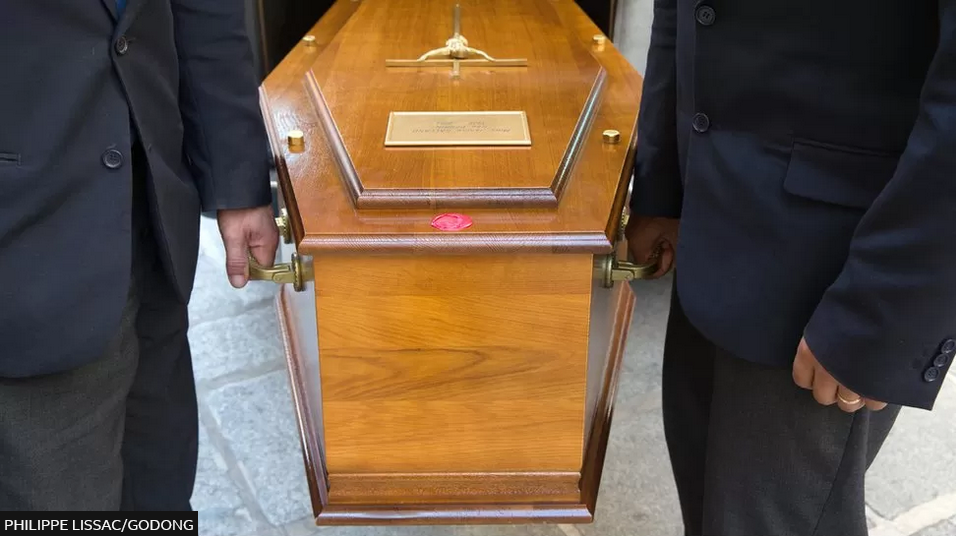 'Dead' woman found breathing in coffin