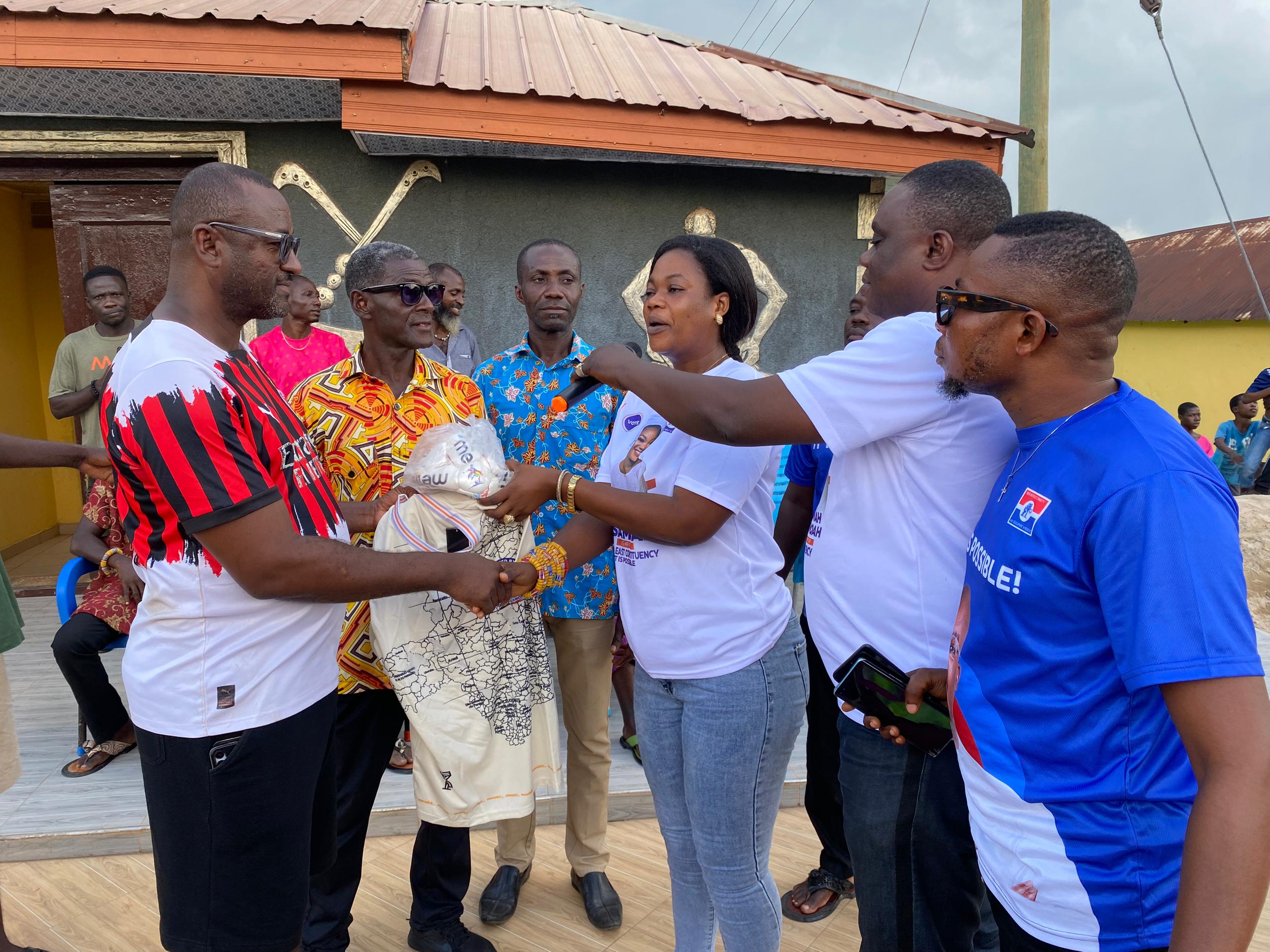 NPP Candidate Hannah Asamoah Donates Jerseys and Footballs Ahead of Agona Nsaba Akwambo Festival