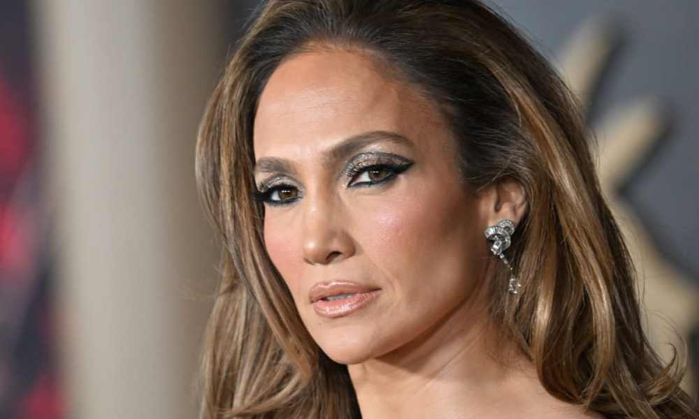 Luis Guzman calls Jennifer Lopez “just ok” in candid interview